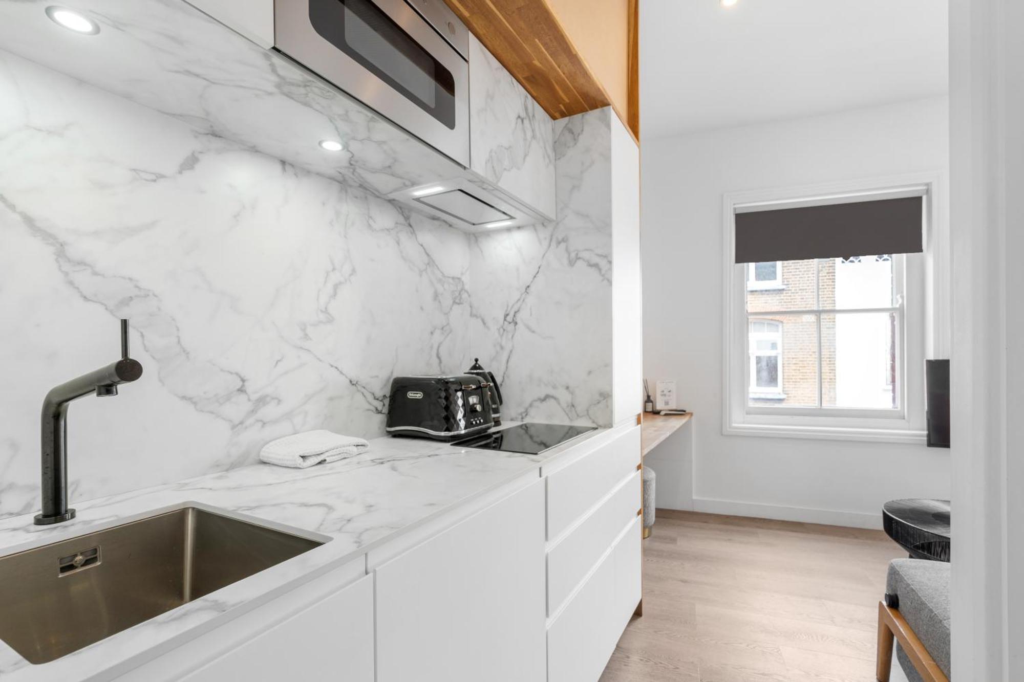 Apartment Brick Lane Base *