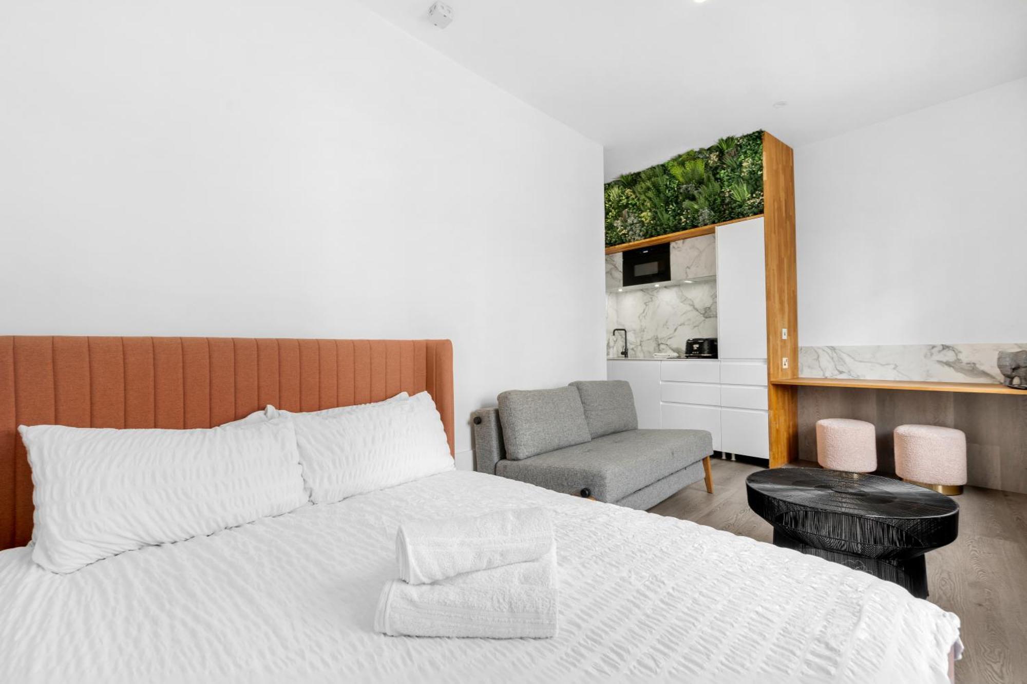 Brick Lane Base Apartment London