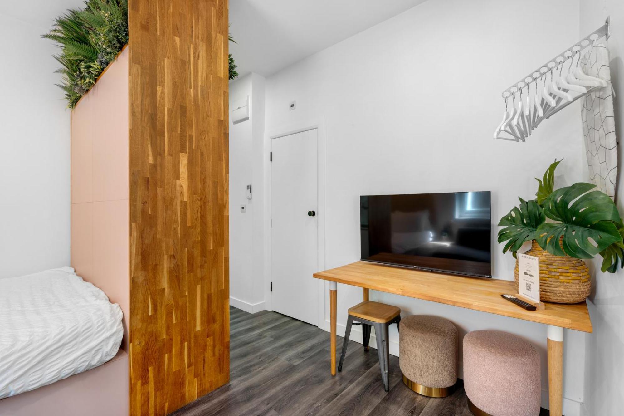 Apartment Brick Lane Base