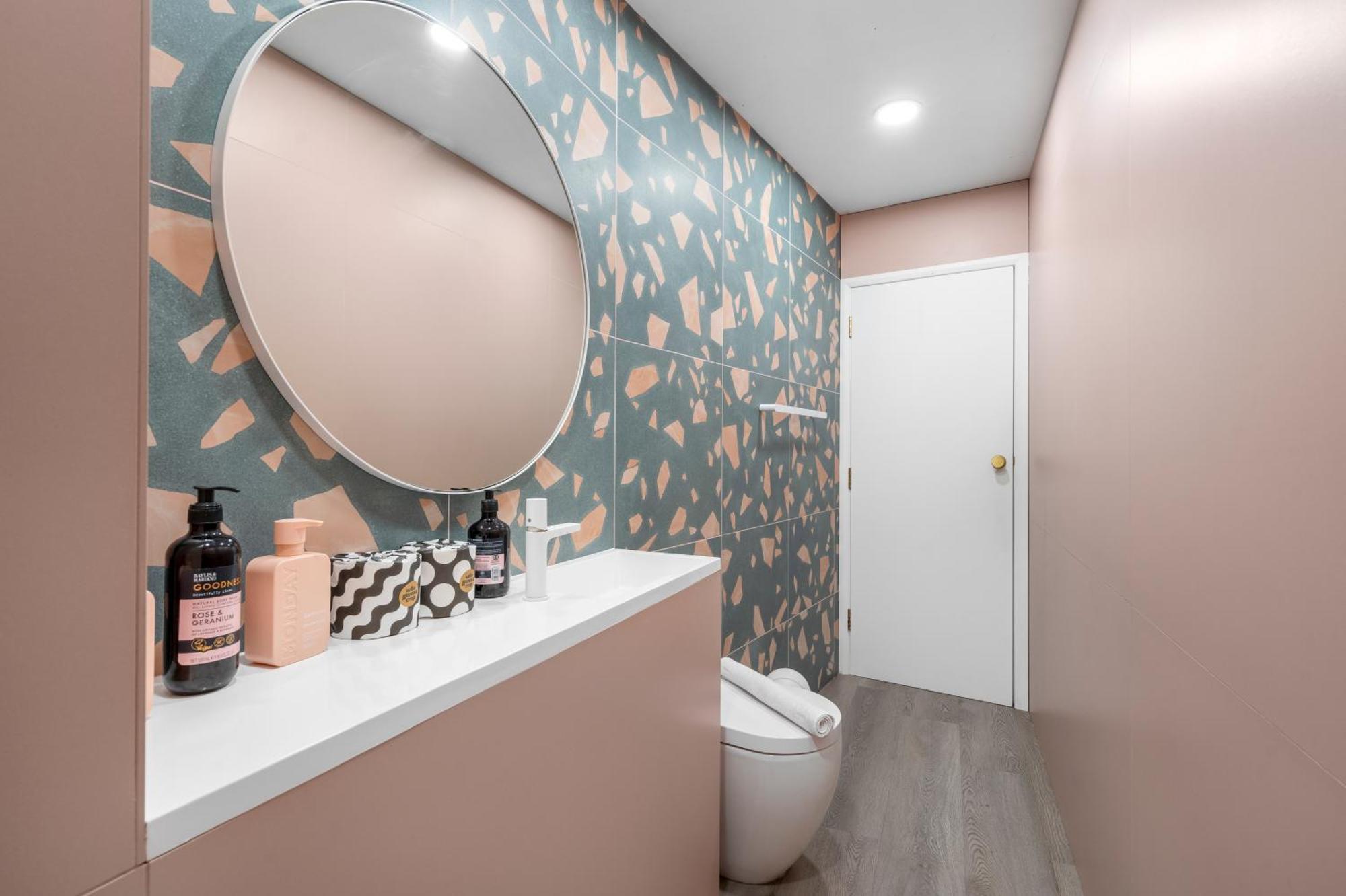 Apartment Brick Lane Base *